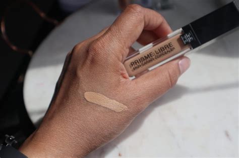 givenchy пудра prisme libre|Givenchy prisme libre concealer.